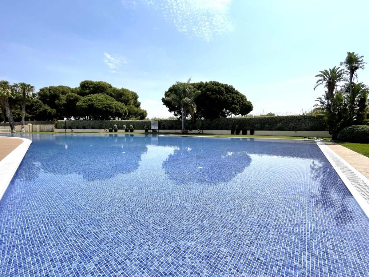 Luxurycambrils Resort&Spa Extérieur photo