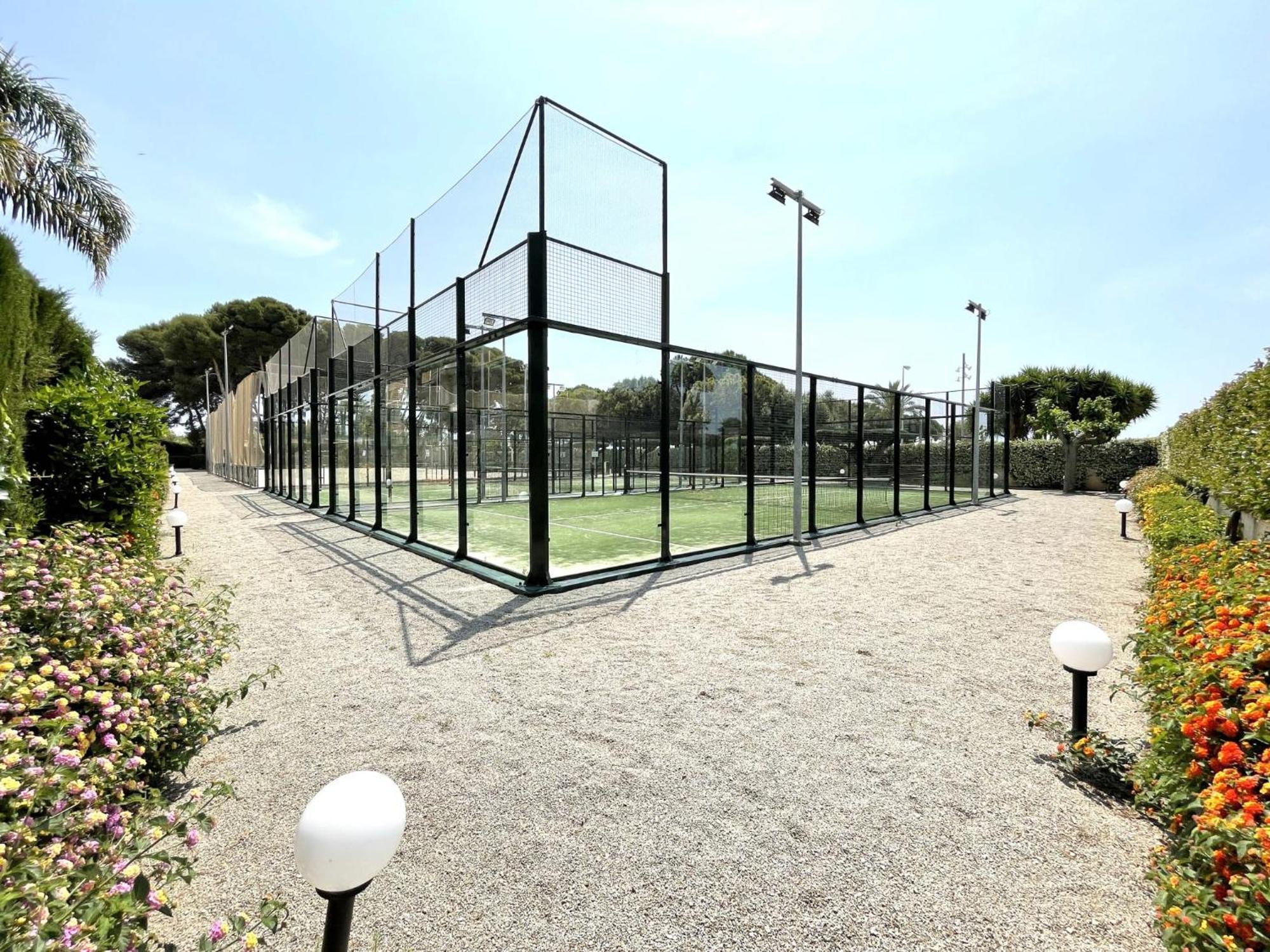 Luxurycambrils Resort&Spa Extérieur photo